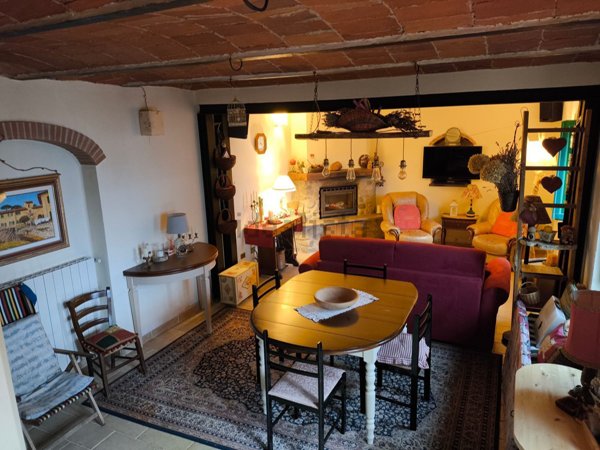 casa indipendente in vendita a Marliana in zona Casore del Monte