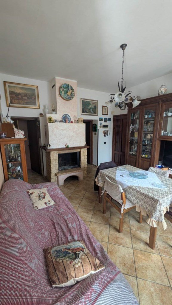 appartamento in vendita a Marliana in zona Momigno