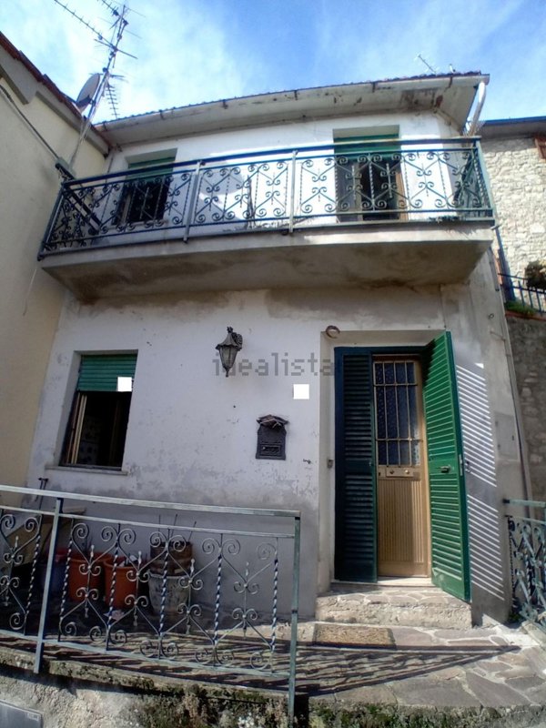 quadrivano in vendita a Marliana in zona Momigno