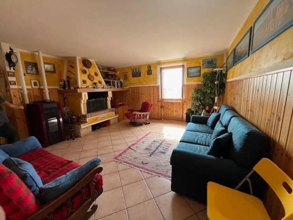 appartamento in vendita a Marliana in zona Serra Pistoiese