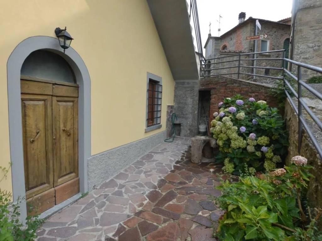 appartamento in vendita a Marliana in zona Serra Pistoiese