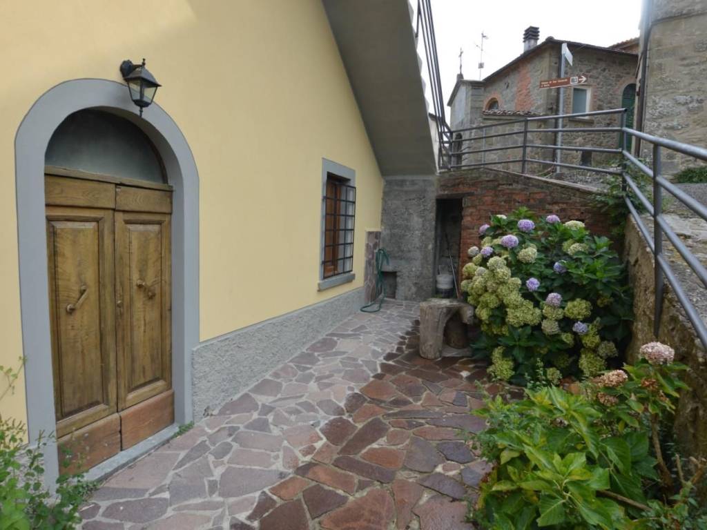 appartamento in vendita a Marliana in zona Serra Pistoiese
