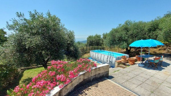 casale in vendita a Marliana