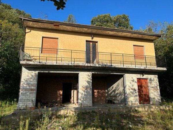 casa indipendente in vendita a Marliana in zona Momigno