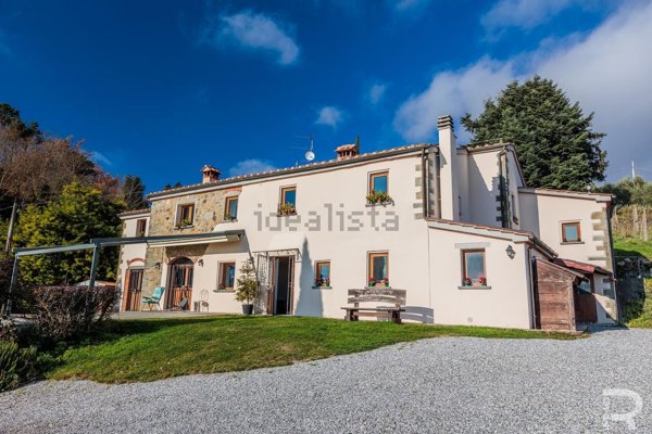 casale in vendita a Marliana