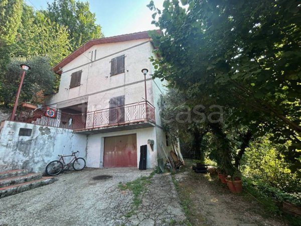 casa indipendente in vendita a Marliana in zona Momigno