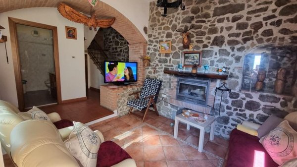 quadrivano in vendita a Marliana in zona Serra Pistoiese