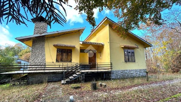 casa indipendente in vendita a Marliana in zona Femminamorta