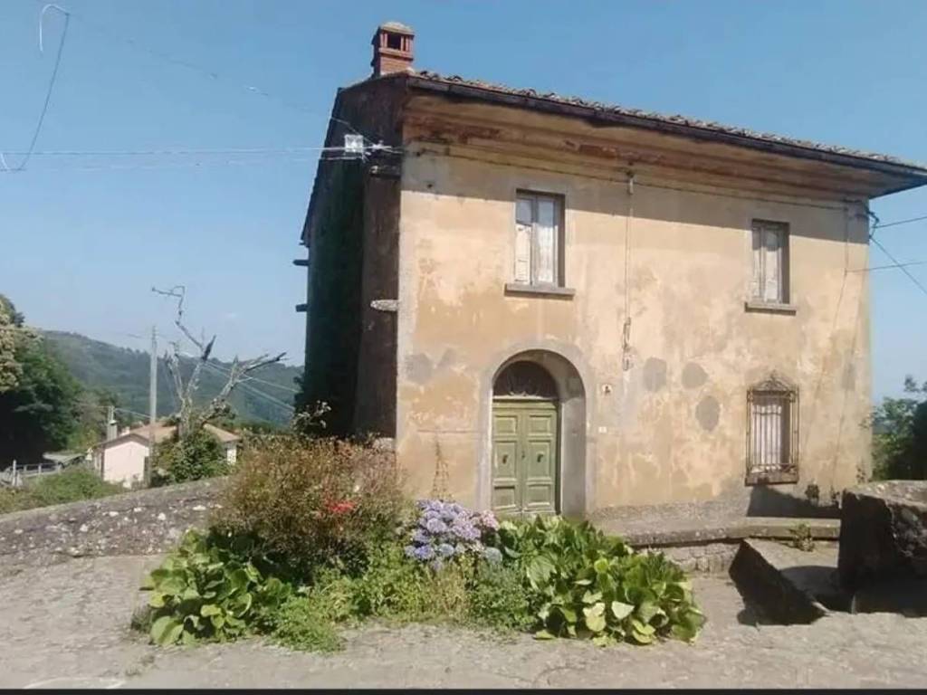 casa indipendente in vendita a Marliana in zona Avaglio