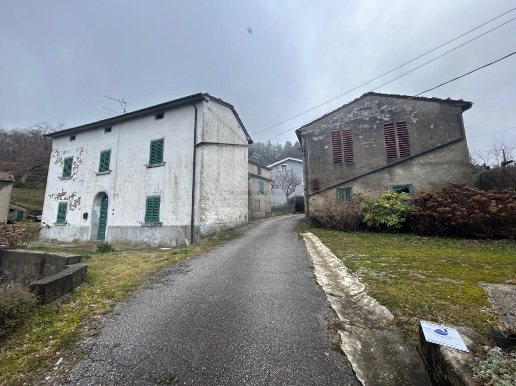 casa indipendente in vendita a Marliana in zona Momigno