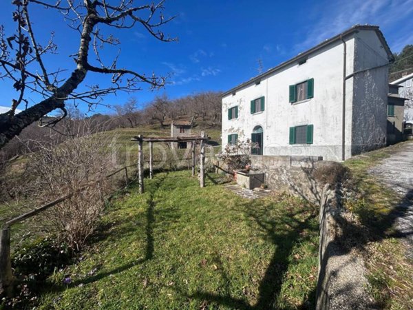 casa indipendente in vendita a Marliana in zona Momigno