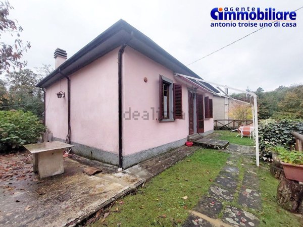 casa indipendente in vendita a Marliana in zona Panicagliora