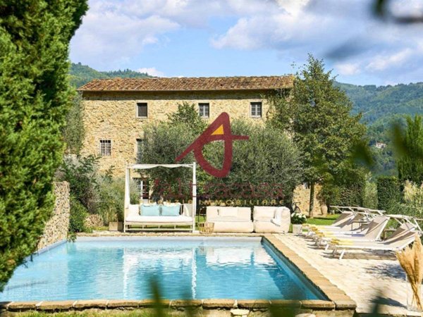 casale in vendita a Marliana