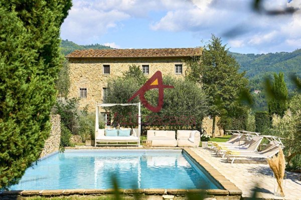 casale in vendita a Marliana