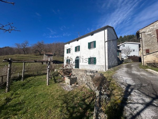 casa indipendente in vendita a Marliana in zona Momigno