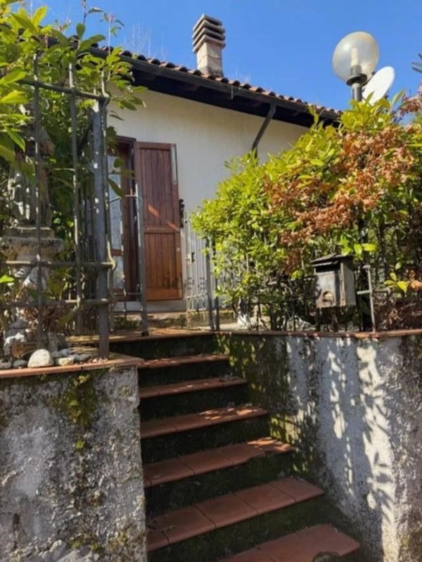 casa indipendente in vendita a Marliana in zona Femminamorta