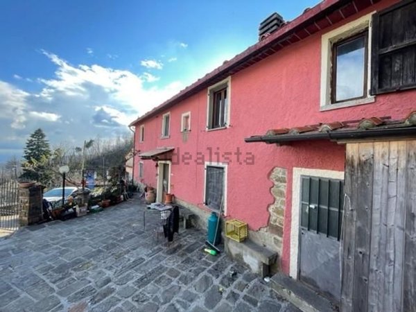 casale in vendita a Marliana in zona Avaglio