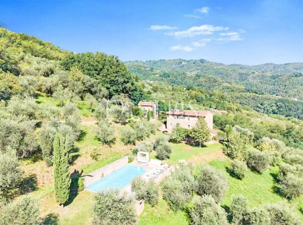 casale in vendita a Marliana