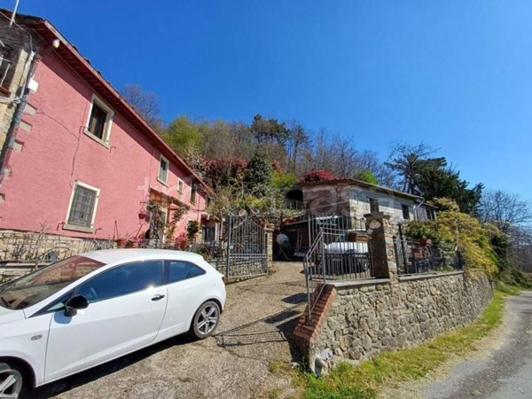 casa indipendente in vendita a Marliana in zona Avaglio