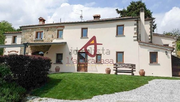 casale in vendita a Marliana