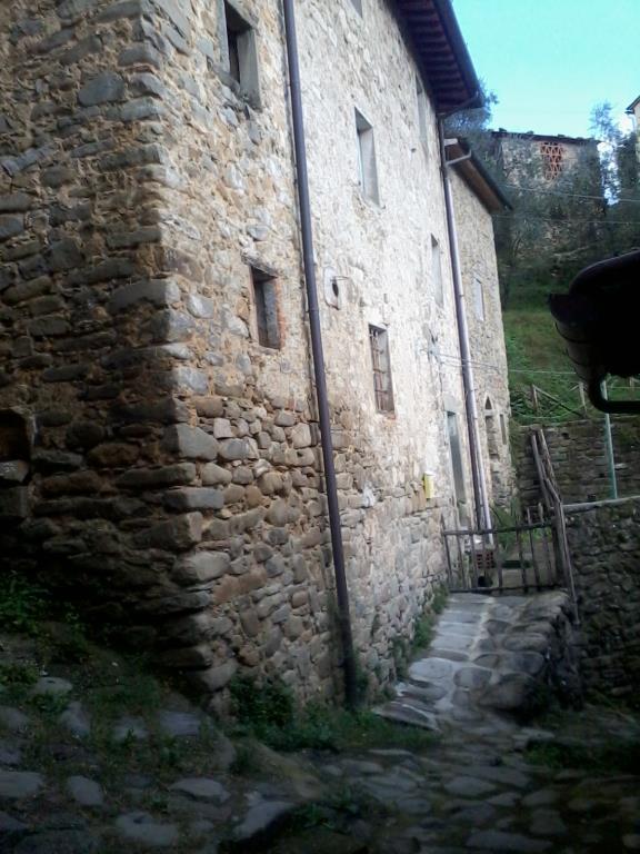 casa indipendente in vendita a Marliana in zona Giampierone