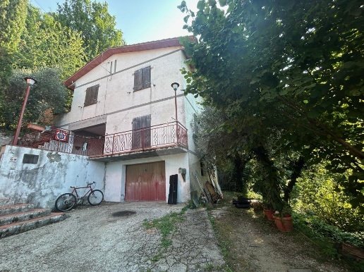 casa indipendente in vendita a Marliana in zona Fagno