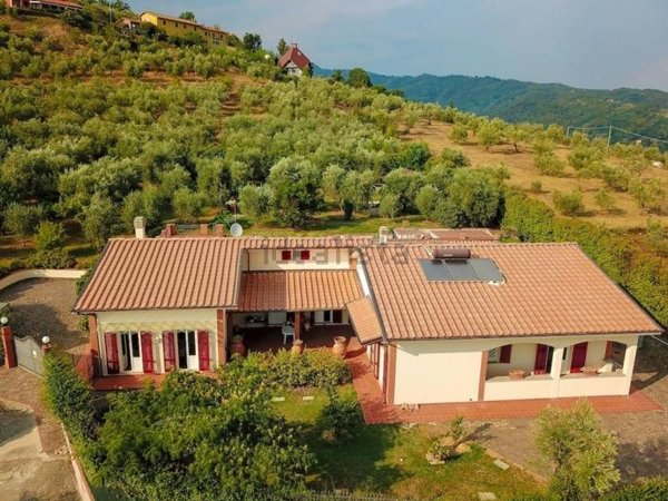 casa indipendente in vendita a Marliana in zona Avaglio