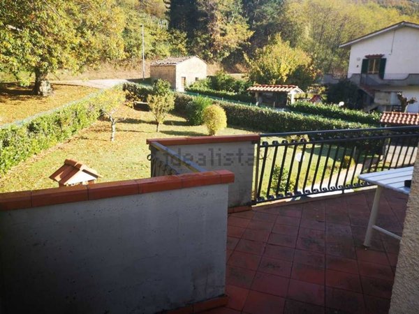 casa indipendente in vendita a Marliana in zona Momigno