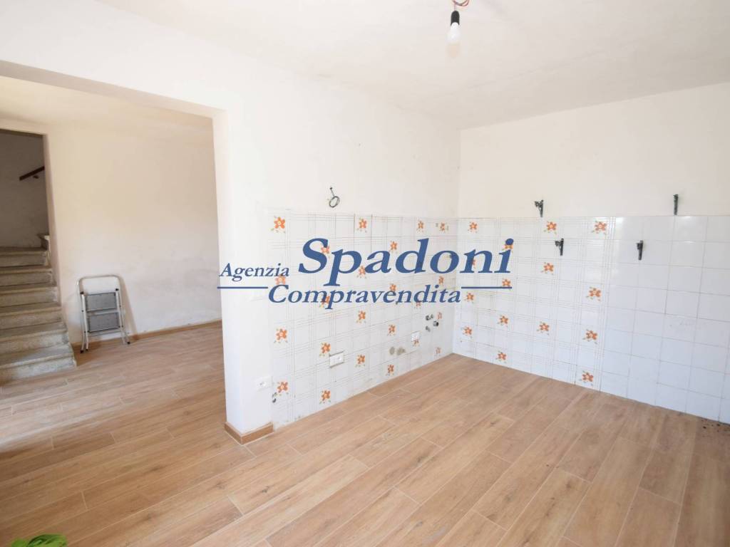casa indipendente in vendita a Marliana in zona Avaglio
