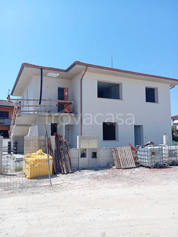casa indipendente in vendita a Massa e Cozzile in zona Cozzile
