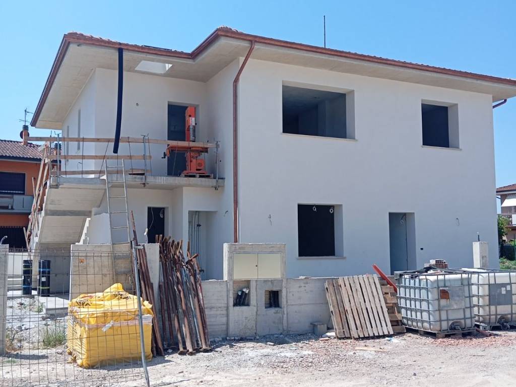 casa indipendente in vendita a Massa e Cozzile in zona Traversagna