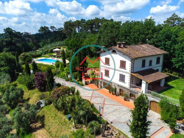 casa indipendente in vendita a Massa e Cozzile