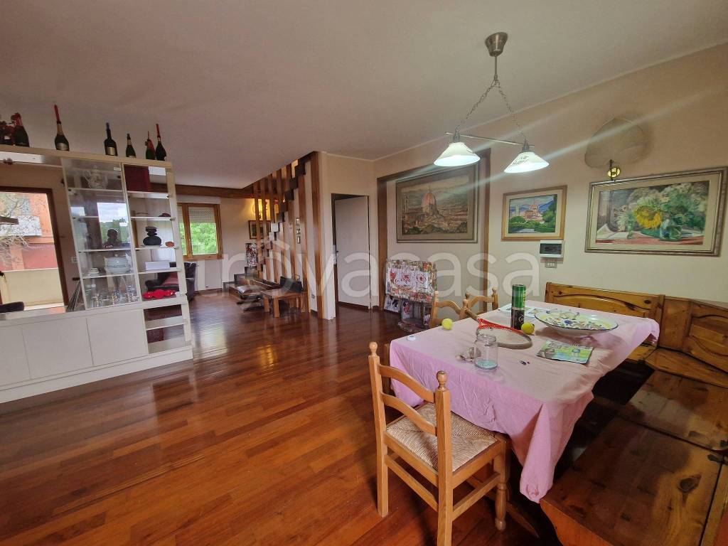 casa indipendente in vendita a Massa e Cozzile in zona Cozzile