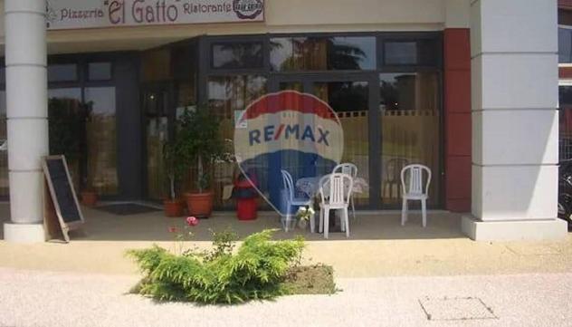 negozio in vendita a Massa e Cozzile