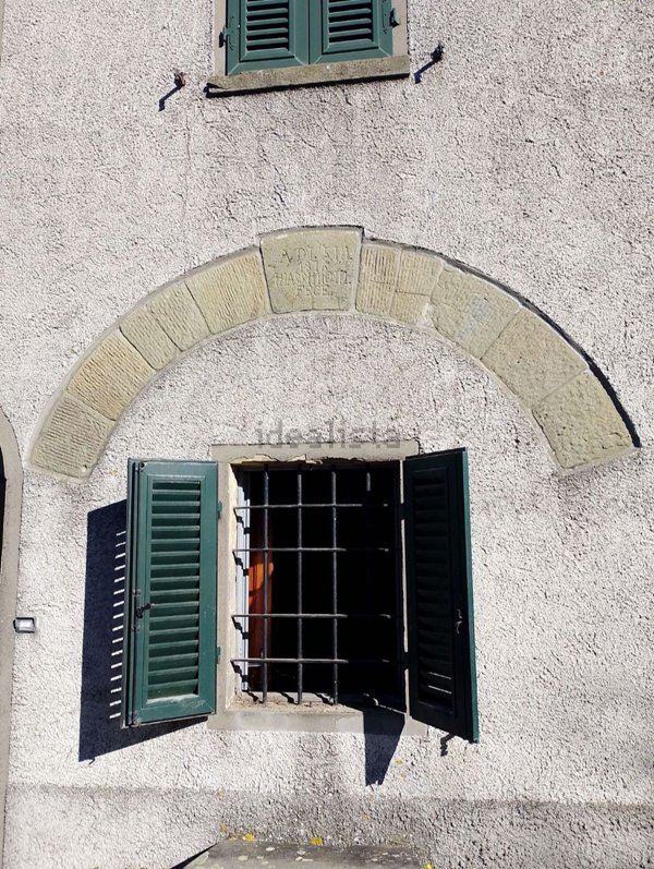 casa indipendente in vendita a Massa e Cozzile