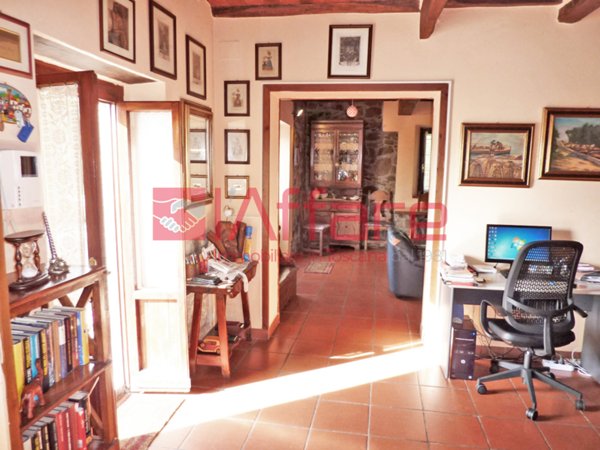 casale in vendita a Massa e Cozzile