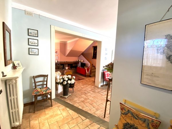 casa indipendente in vendita a Massa e Cozzile in zona Massa