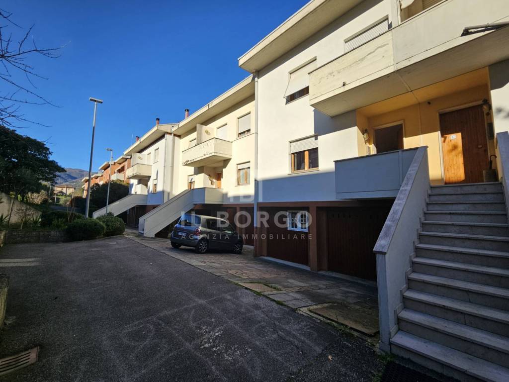 appartamento in vendita a Massa e Cozzile