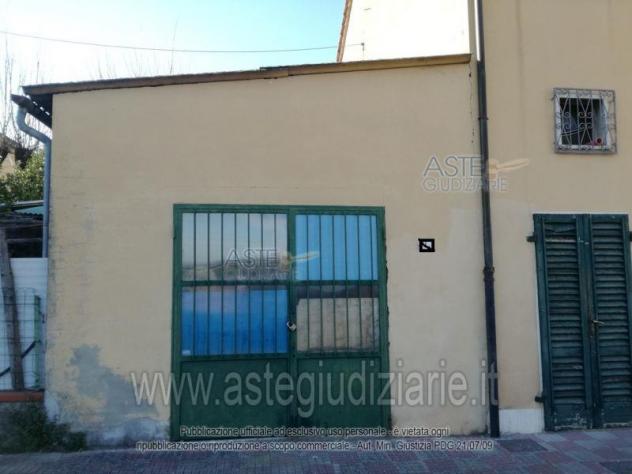negozio in vendita a Massa e Cozzile