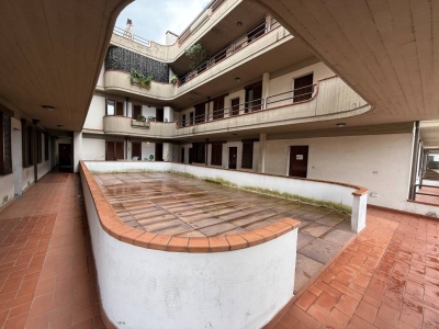 appartamento in vendita a Massa e Cozzile in zona Cozzile