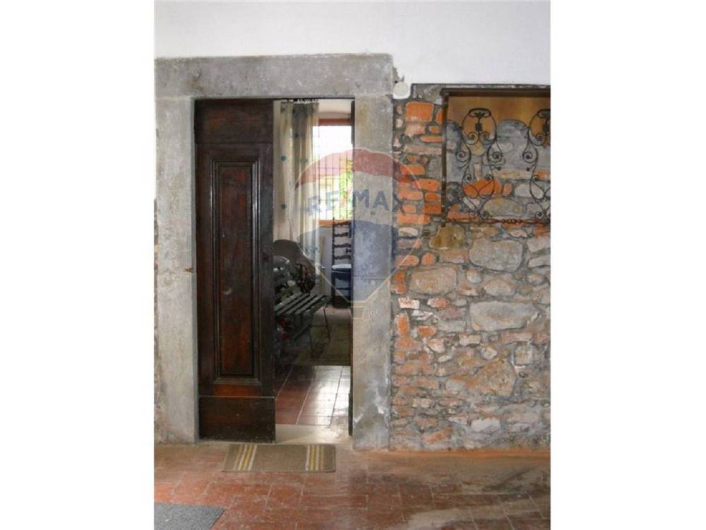 casa indipendente in vendita a Massa e Cozzile