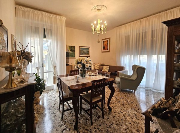 appartamento in vendita a Massa e Cozzile