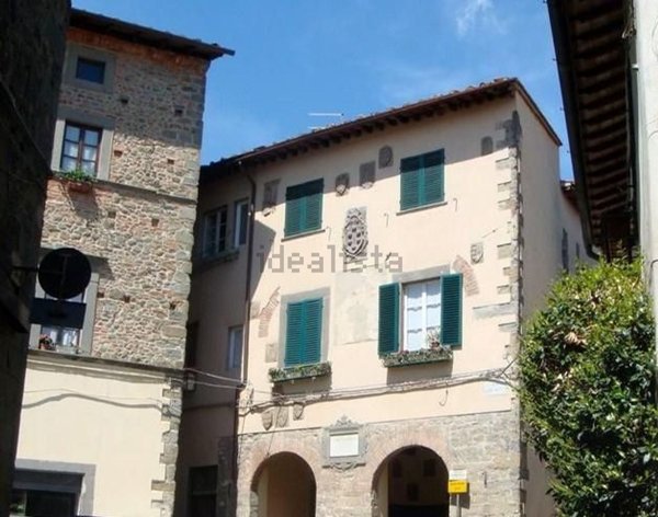 appartamento in vendita a Massa e Cozzile in zona Cozzile