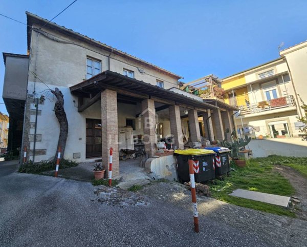 appartamento in vendita a Massa e Cozzile