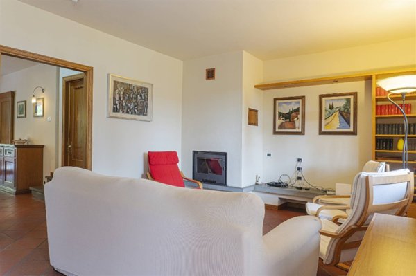casa indipendente in vendita a Massa e Cozzile in zona Vangile