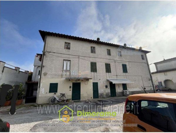appartamento in vendita a Massa e Cozzile in zona Traversagna