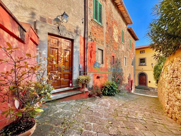 appartamento in vendita a Massa e Cozzile in zona Massa