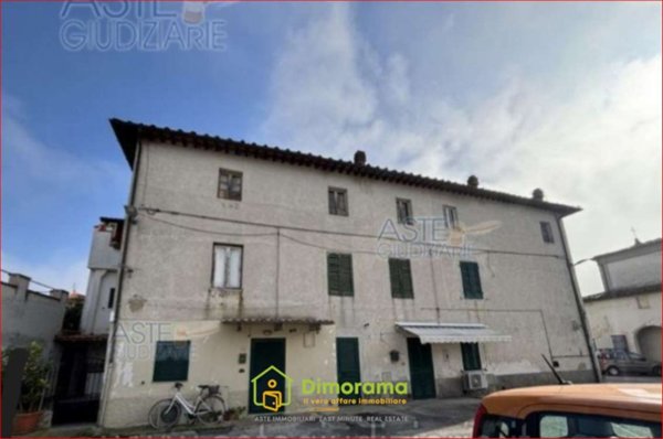 appartamento in vendita a Massa e Cozzile in zona Traversagna