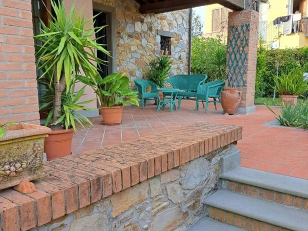 casa indipendente in vendita a Massa e Cozzile in zona Margine Coperta