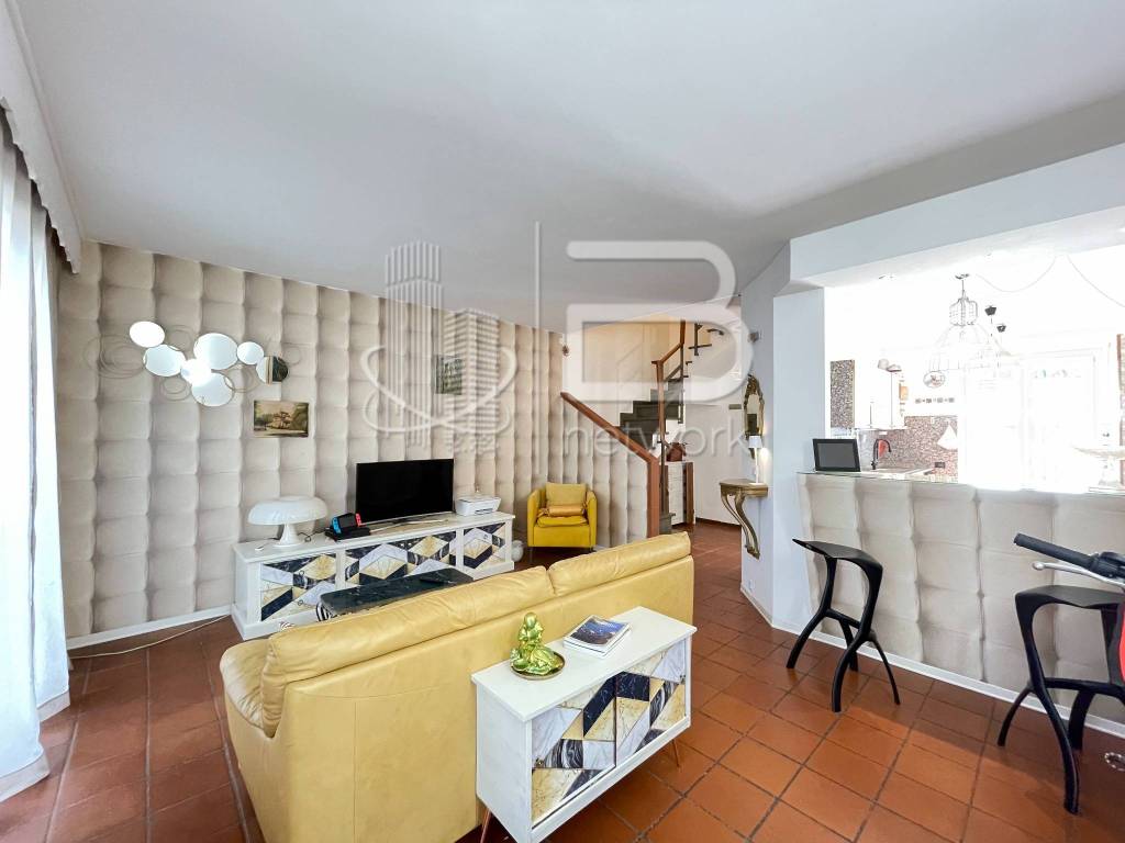 casa indipendente in vendita a Massa e Cozzile in zona Traversagna